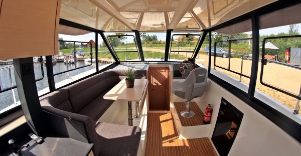 YACHT ANCA